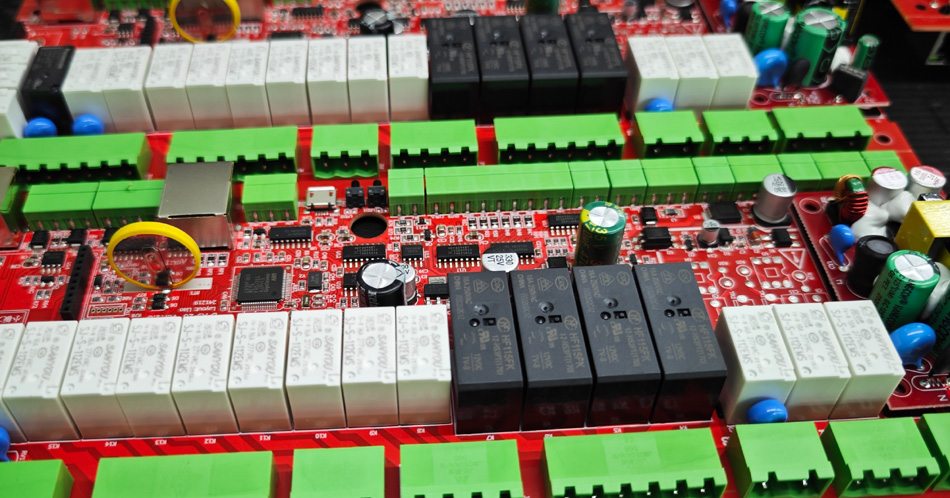 எதிர்கால PCBA தொழிற்சாலை மேம்பாட்டுப் போக்குகளை ஆராய்தல்: தொழில்நுட்பம் முதல் சேவை வரை