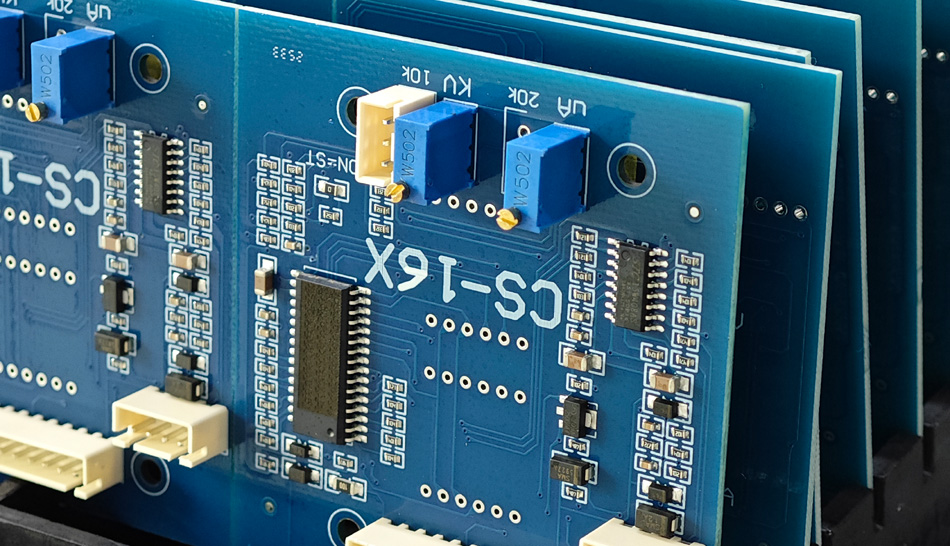 பிசிபிஏ தொழிற்சாலை கூட்டாண்மை முடிவுகளை வாடிக்கையாளர் மதிப்புரைகள் எவ்வாறு பாதிக்கின்றன?