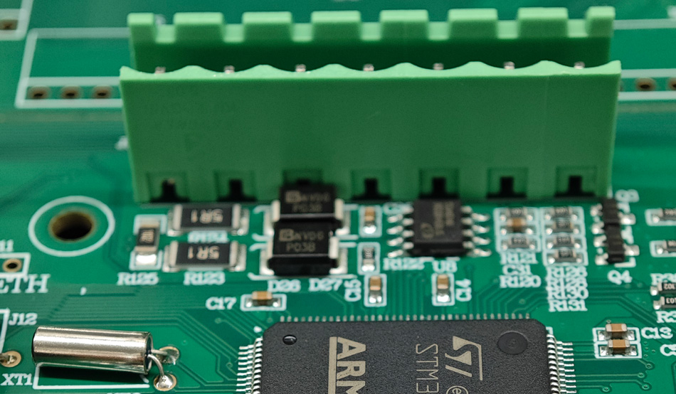 பிசிபிஏ தொழிற்சாலைகள் எவ்வாறு ஆட்டோமேஷன் மூலம் உற்பத்திச் செலவைக் குறைக்கலாம்?