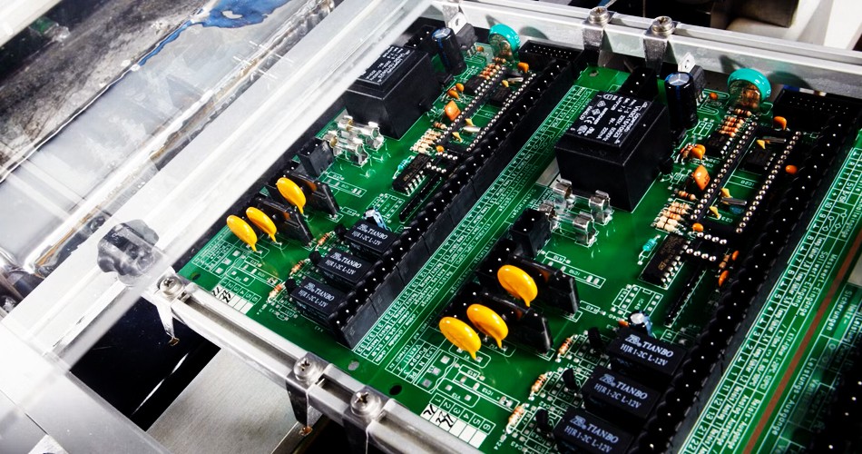 உலகளாவிய PCBA தொழிற்சாலைகளில் ஒத்துழைப்பு மாதிரிகள் மற்றும் போக்குகளை ஆராய்தல்.